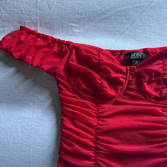 Red top - Picture 2 of 3